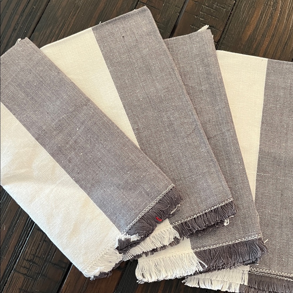 NWT, Pehr Cloth Chambray Fringe Charcoal Gray Cream Napkins Set - Picture 4 of 4